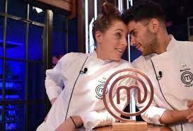 Ο σταύρος και ο σταυρής, είναι οι δύο μονομάχοιτου μεγάλου τελικού του masterchef 4!ο σταύρος και ο σταυρής. Masterchef Telikos Megalos Nikhths O Manwlhs Sarrhs Vids Sdna