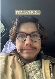 Seth Whitehead's Instagram, Twitter & Facebook