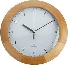 tfa dostmann funkwanduhr design wanduhr holz aus buche zum hangen 31cm durchmesser braun 98 10 wanduhr holz wanduhr pendeluhr