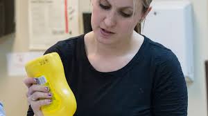 Tammy Mackey helps her students help others