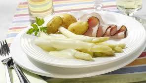 Rezept Fur Spargel Mit Schmand Hollandaise Rezepte Spargel Lebensmittel Essen