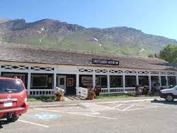 Take in the majestic sights of glacier park while staying within your budget at the affordable, modern yet rustic swiftcurrent motor inn & cottages located on a hillside near swift current lake. Swiftcurrent Motor Inn Check In Restaurant Store Building Picture Of Swiftcurrent Motor Inn And Cabins Glacier National Park Tripadvisor