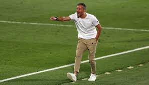 Луис энрике подал в отставку, отказавшись от оставшейся по контракту зарплаты за еще один сезон. Luis Enrike O Porazhenii Ot Ukrainy Ispaniya Kontrolirovala Hod Igry No Nam Chut Ne Hvatilo Liga Nacij