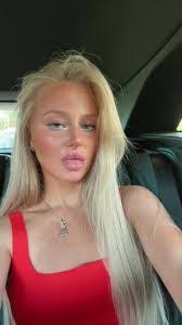 Constance Beal's Instagram, Twitter & Facebook