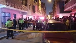 Un niño de aproximadamente 13 años falleció luego de ser atropellado por un vehículo en el cruce de las calles cairo y clavería, de la alcaldía azcapotzalco, en la ciudad de méxico. Cercado De Lima Nino Murio Atropellado Por Camion En Una Calle Lima El Comercio Peru