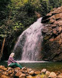 Karena air terjun ini terletak di dasar sebuah jurang, maka anda harus menuruni setidaknya 509 buah anak tangga untuk mencapainya. Mantobwaterfall Hashtag On Twitter