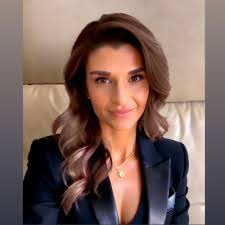 Maranda Cox's Instagram, Twitter & Facebook