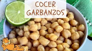 En la cocina existen varios factores básicos que muchas puedes utilizar una olla exprés, la olla exprés tardará aproximadamente 1 hora en cocer bien los para utilizar una olla común y corriente y poder cocerlos garbanzos, es necesario que la olla sea lo. Como Cocer Garbanzos Tiernos El Mejor Truco Youtube