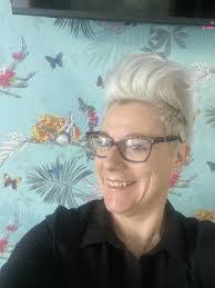 Jane Carty's Instagram, Twitter & Facebook