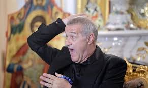 Mândria de altădată a omului de afaceri are acum curtea necurăţată de frunze, iar porţile palatului sunt închise cu lanţ. Primul UrmaÈ™ Gigi Becali Este In Culmea Fericirii Se AnunÈ›Äƒ Petrecere Mare La Palat Evenimentul Zilei