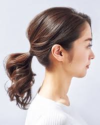 即 こなれる 可愛い髪の毛 20の結び方 美的 com ヘアスタイリング ポニーテールの作り方 髪の毛セット