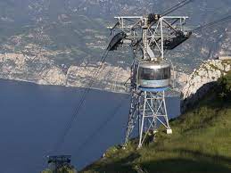 Vivi la tua esperienza #inlombardia. Funivia Di Malcesine Il Calvario E Finito Si Riaccendono I Motori