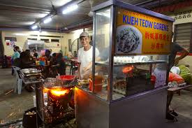 To be honest though, i do find a lot of food in taiping really good to me, and i miss them a lot and compare them to kl food constantly, after all i grew up with these foods. Taiping Malaysia Fireworks Char Koay Teow Asia Pacific Hungry Onion