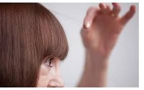 Salve,.premetto che ho 33 anni e ho sempre avuto folti capelli e con ricrescita veloce.in questa quarantena mi sono fatto una piccola ferita nel. Tricotillomania Trichotillomania Tirare E Strapparsi I Capelli