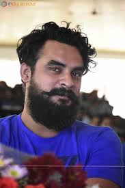 Tovino Thomas Malayalam Schauspieler Stills