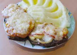 мясо по французски с грибами и помидорами в духовке Myaso Po Francuzski S Shampinonami V Duhovke Recept Idei Dlya Blyud Eda Myaso