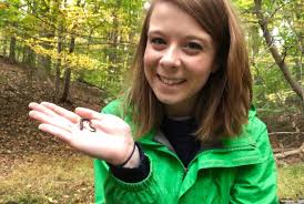 Meet Elle Barnes, an urban ecologist interested in the microscopic  communities around us!