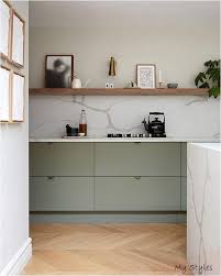 I want to make sure you design your kitchen to do not start picking any backsplash tiles before you see these beautiful kitchen backsplash ideas for 2020. Pin Van Sheila Egloff Op Living Keuken Ontwerpen Keuken Ontwerp Keuken Interieur