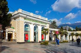 Набережная ялты сосредоточила в себе все прелести курортного города. Prodazha Kafe V Centre Naberezhnoj Yalty Yalta Naberezhnaya Im Lenina