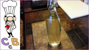 Fate attenzione però a che il liquido non raggiunga il bollore e lasciate sul fuoco fino a quando lo zucchero non sarà completamente liquido. Zucchero Liquido Youtube