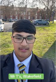 This box meal was perfection 👌❤️ The stir fry donner is so juicy and tasty  👊 Definitely come down to Mr T’s and try this out for yourself!! 👍 #tasty  #stir #fry #yummyfood #succulent #spicy #burger ...