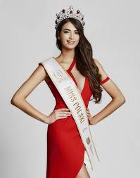 Wszyscy pamiętają o jej ogromnych sukcesach i tytułach miss polonia i miss świata 1989, które zdobyła. Miss Polski 2019 Magdalena Kasiborska Will No Longer Compete In Miss Universe This May