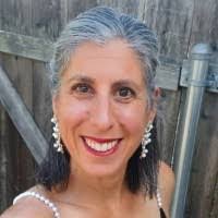 Jennifer Bedore's Instagram, Twitter & Facebook