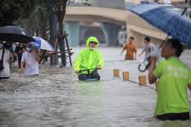 16 hours ago · zhengzhou is a major hub for china's railway network and some trains were stuck on the tracks for as long as 40 hours, prompting rescuers to send passengers food and water. Tzw0z4fpenzrym