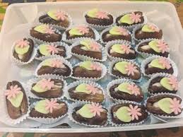 Recette De Dattes Farcies A La Pate D Amandes Cuisine Blog Recette Dattes Farcies Dattes Macaron Facile