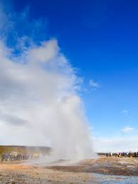 Islanti Geysir - kuuma lähde ja 20 metriä korkea purkaus