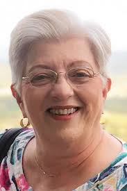 Lidia Wallace's Instagram, Twitter & Facebook