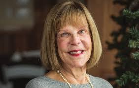 Lori Hubbell's Instagram, Twitter & Facebook