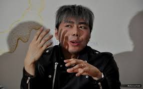 Mulai dari sebutan wajahnya mirip beauty blender, hingga logo sepakbola arsenal. Roy Kiyoshi Akan Laporkan Pemilik Akun Hikmah Kehidupan Okezone Celebrity