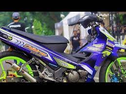 Modifikasi motor kawasaki ninja 2 tak keren terbaru ini kami sortir dalam label kawasaki, ninja, untuk kemudahan navigasi.oya, jika ada konten, gambar atau photo yang kami tampilkan kurang sesuai dengan judul modifikasi. Kereta Barbar Modifikasi Satria 2 Tak Super Keren Yg Gagal Tua Di 2020 Youtube