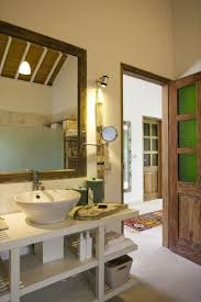 Regardsetmaisons La Maison De Bali Interieur Balinais Portes Rustiques Balinais
