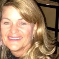 Leslie Beall's Instagram, Twitter & Facebook