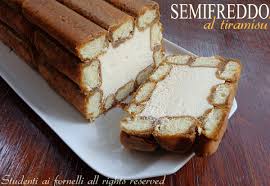 La crema al mascarpone ottenuta con l'utilizzo dell'omonimo formaggio è davvero panacea dei golosi. Semifreddo Al Tiramisu Ricetta Dolce Freddo Al Mascarpone E Caffe