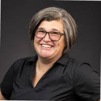 Danielle Lester's Instagram, Twitter & Facebook