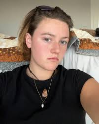 Alicia Rowe (@aliciarowee) • Instagram photos and videos