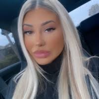 10+ "Olivia Lamont" profiles