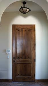 Spanish Design And Architecture Are Present In This Interior Door Jardines Para Casas Decoraciones Del Hogar Decoracion De Unas
