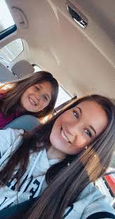 Love all 3 Of my daughters.⚘⚘⚘love you all