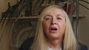 Girls Like Us: Carole King, Joni Mitchell, Carly Simon-and the Journey of a  Generation: Weller, Sheila: 9780743491488: Amazon.com: Books