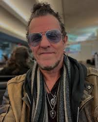 Hey friends good morning I hope you have a great day! Sending prayers to  all the Florida friends that got hit hard during the storm. 🙏❤️ I'm super  excited to play my