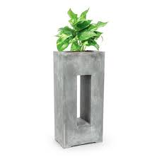 Installez ce bac à fleurs dans votre jardin pour y planter des fleurs ou des petits arbustes. Pot Fleur Interieur Design Amenagement Exterieur Sur Rue Du Commerce