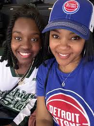 Arielle Anderson's Instagram, Twitter & Facebook