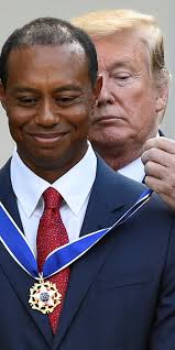 Tiger Woods terbata-bata terima Medali Kebebasan dari Trump