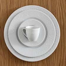 1 adet peçetelik 1 adet kürdanlık 1 adet çorbalık 1 adet çorbalık kapağı 1 adet 28 cm kayık tabak 2 adet tuzluk 2 adet biberlik 2 adet 24 cm kayık tabak 6 adet çay fincanı 6 adet. Kutahya Porselen Acelya 12 Kisilik 83 Parca Sade Yemek Takimi Acl83yt00 Parlak Com Tr De