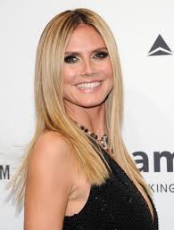 This is such a basic and simple hairstyle and yet it is simply gorgeous! Angled Short Blonde Bob For Long Face Shapes Jenny Mccarthy Haircut Hairstyles Weekly