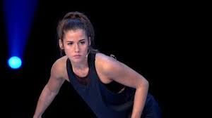 Popsängerin sarah lombardi kämpft mit rapper eko fresh um 100.000 euro. Lattlschiessen Sarah Lombardi Vs Eko Fresh Spiel 12 Schlag Den Star Youtube